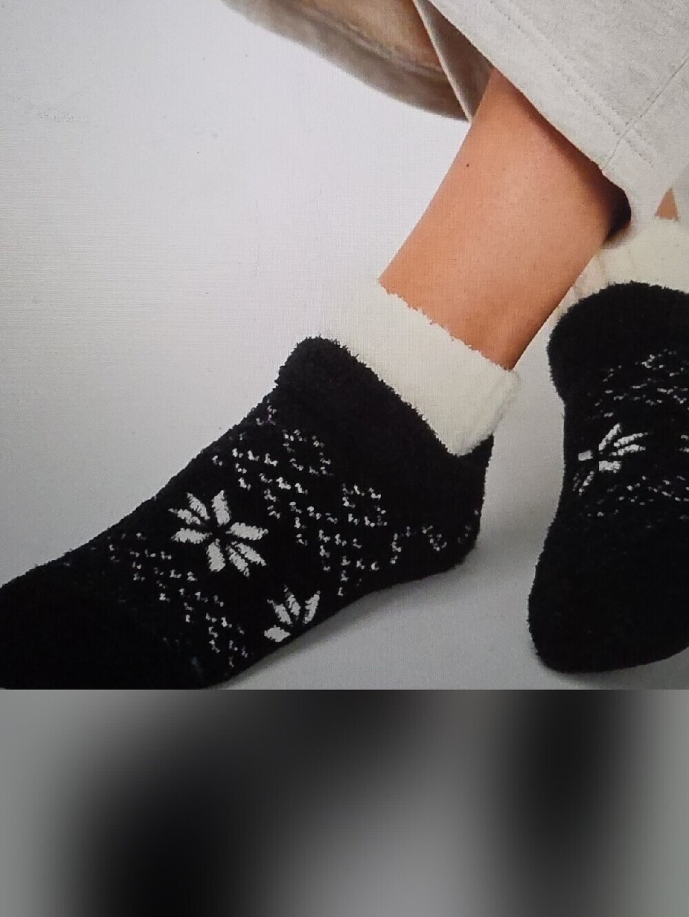Stance Black and White Sherpa-Lined Women's Slipper Socks 8-10.5